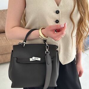 MELVARA – Genuine Leather Bag with Character